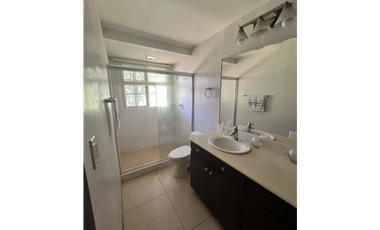 LLANOS DE CURUNDU / 300M2 / 4 HABIT + SERVICIO / PATIO / LINEA BLANCA