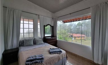 VENDO CASA EN ALTOS DEL MARIA