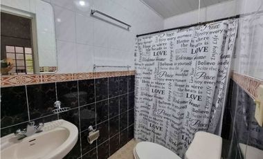 VENDO CASA EN ALTOS DEL MARIA