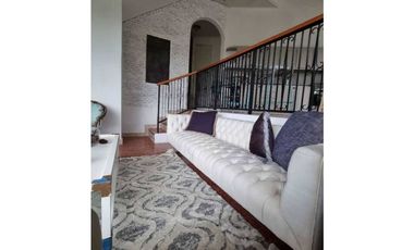 VENDO CASA EN ALTOS DEL MARIA