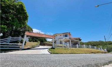 VENDO CASA EN ALTOS DEL MARIA