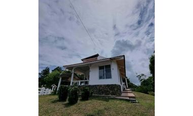 VENDO CASA EN ALTOS DEL MARIA