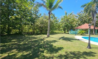 Se Vende Finca de 6.4 has vivienda o uso comercial en Coronado(DR)