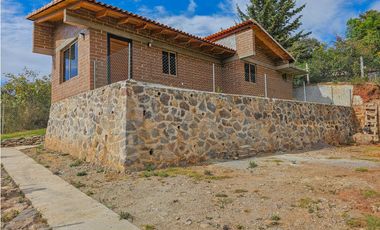 CASA DE CAMPO CON VISTAS PANORAMICAS CERCA DE, VALLE DE BRAVO