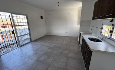 Departamento Tipo Casa en alquiler en Remedios de Escalada Este