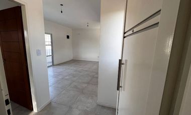 Departamento Tipo Casa en alquiler en Remedios de Escalada Este