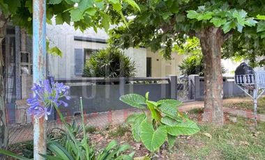 Casa en venta en Ezpeleta Oeste