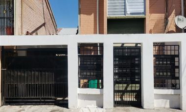 Casa en Venta en Besakih mitad del pasaje