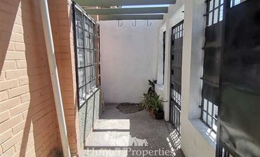 Casa en Venta en Besakih mitad del pasaje