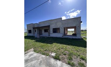 Casa a Terminar de Tres Dormitorios en Barrio La Cañada - Monte