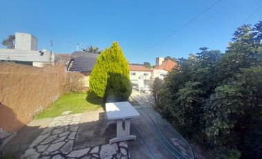 Casa en VENTA en Marcos Sastre 2200-1660mts2-2 propiedades-pileta y parque