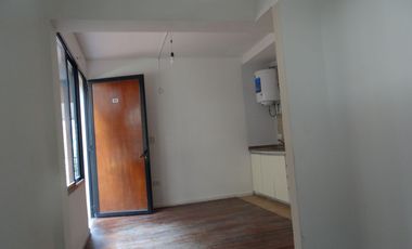 Venta .Amplio monoambiente .En Villa sarmiento