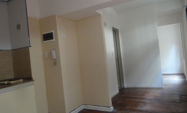 Venta .Amplio monoambiente .En Villa sarmiento