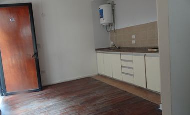 Venta .Amplio monoambiente .En Villa sarmiento