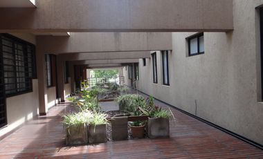 Venta .Amplio monoambiente .En Villa sarmiento
