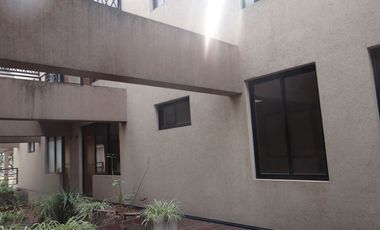 Venta .Amplio monoambiente .En Villa sarmiento