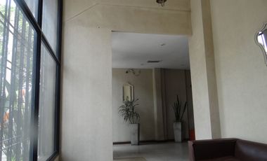 Venta .Amplio monoambiente .En Villa sarmiento