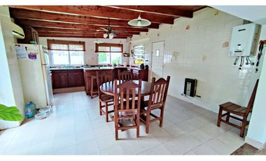 Excelente Propiedad en FUNES. Zona 1. Lote 1360m2.