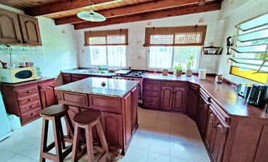 Excelente Propiedad en FUNES. Zona 1. Lote 1360m2.