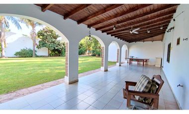 Excelente Propiedad en FUNES. Zona 1. Lote 1360m2.