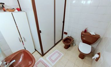 Excelente Propiedad en FUNES. Zona 1. Lote 1360m2.