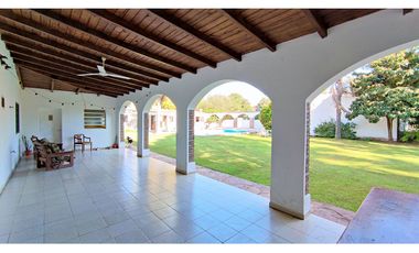 Excelente Propiedad en FUNES. Zona 1. Lote 1360m2.