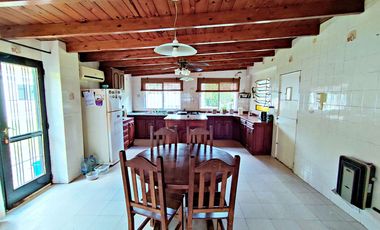 Excelente Propiedad en FUNES. Zona 1. Lote 1360m2.