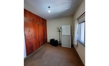 IRIONDO 2436. Cuatro dormitorios con patio y garage