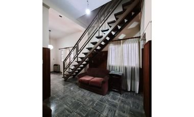 IRIONDO 2436. Cuatro dormitorios con patio y garage