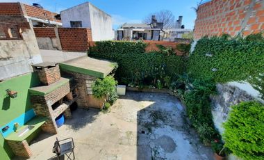 IRIONDO 2436. Cuatro dormitorios con patio y garage