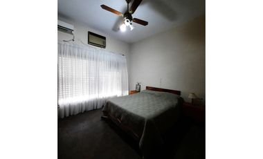 IRIONDO 2436. Cuatro dormitorios con patio y garage