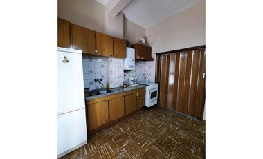 IRIONDO 2436. Cuatro dormitorios con patio y garage