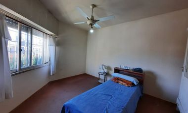 IRIONDO 2436. Cuatro dormitorios con patio y garage