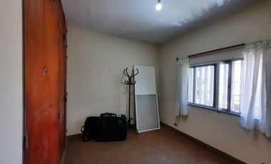 IRIONDO 2436. Cuatro dormitorios con patio y garage