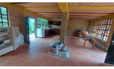 VENTA DE FINCA EN ANOLAIMA CUNDINAMARCA CASA CON LICENCIA