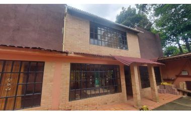 VENTA DE FINCA EN ANOLAIMA CUNDINAMARCA CASA CON LICENCIA