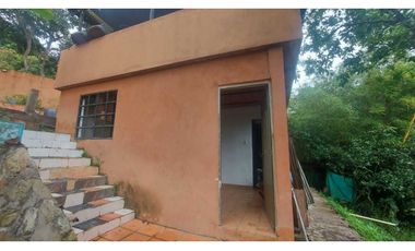 VENTA DE FINCA EN ANOLAIMA CUNDINAMARCA CASA CON LICENCIA