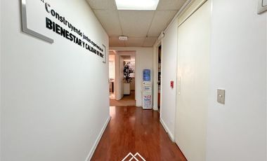 Oficina en Venta en Metro Escuela Militar / Renato Sánchez