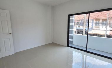 FOR SELL Townhouse/Townhome  Baan Thanarom MRT-Lat Phrao CX-98199