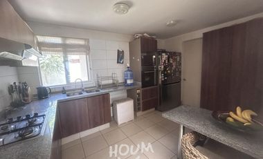 LINDA CASA CON PISCINA EN CONDOMINIO