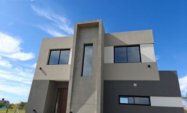 Casa en Santa Elisa Pilar del Este