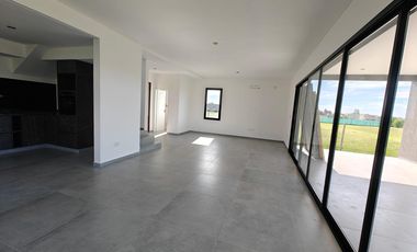 Casa en Santa Elisa Pilar del Este