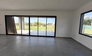 Casa en Santa Elisa Pilar del Este