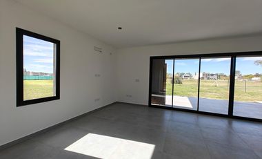 Casa en Santa Elisa Pilar del Este