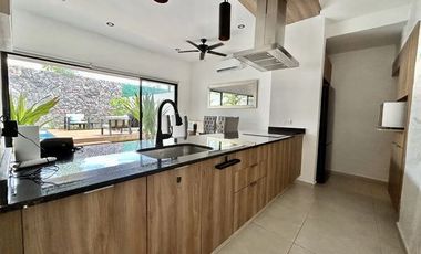 Townhouse amueblada en venta con recámara en p/ baja en Dzityá