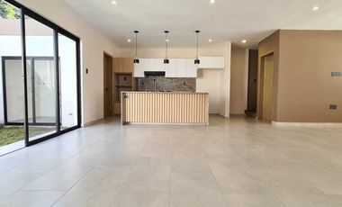Casa en VENTA en LOMAS DEL DORADO