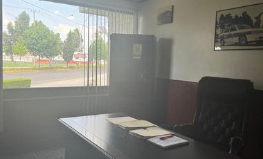 VENTA DE EDIFICIO COMERCIAL PARA OFICINAS EN METEPEC MUY CERCA DE GALERÍAS