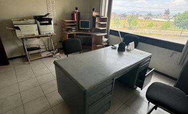 VENTA DE EDIFICIO COMERCIAL PARA OFICINAS EN METEPEC MUY CERCA DE GALERÍAS
