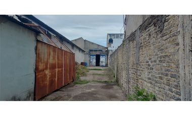 GALPON SOBRE 2 LOTES