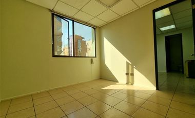 Oficina en Venta en Oficina Metro Pedro de Valdivia - 2 privados y 2 baños